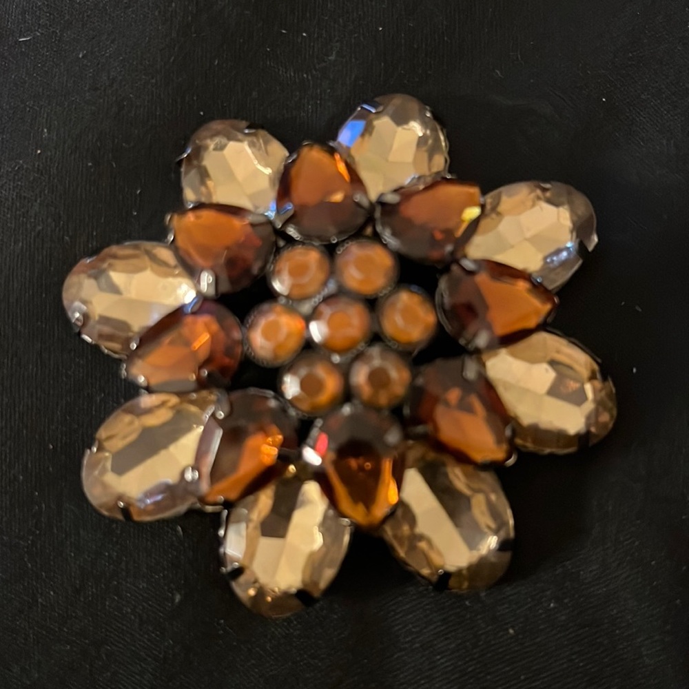 Brooch, two toned amber colors